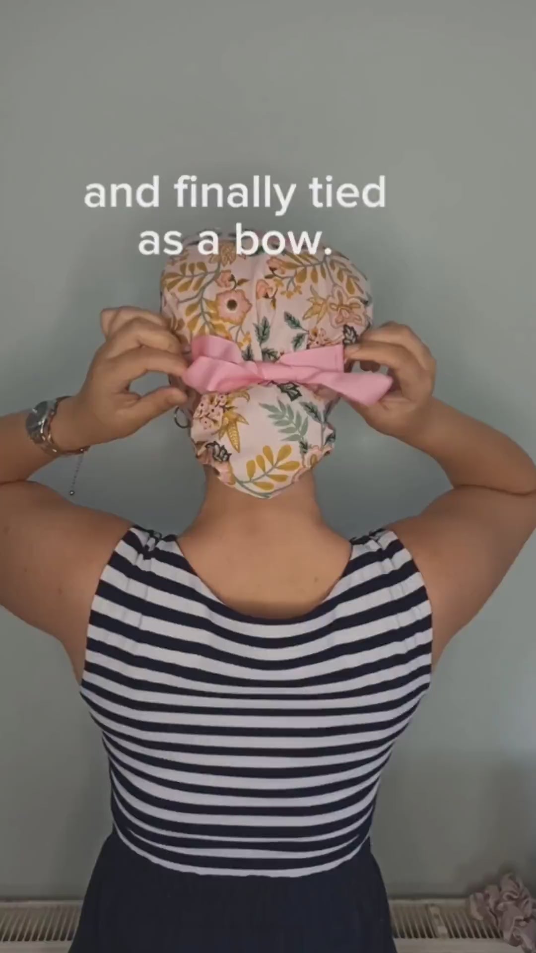 how to wear a ponytail scrub cap for women